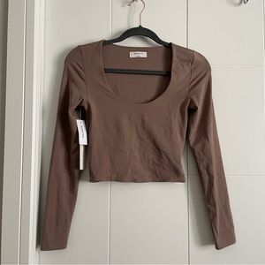 Aritzia Babaton Contour Longsleeve